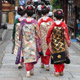 Groupe de femmes dguises en Geishas, Kyoto